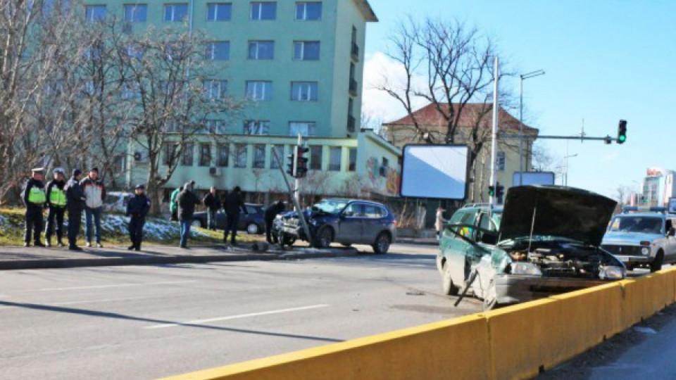 Катастрофа с бой и ранено дете в София | StandartNews.com