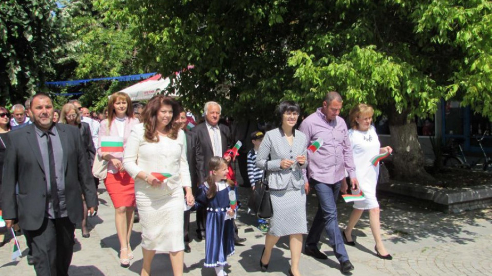 Вицепрезидентът: Образованието е приоритет за България | StandartNews.com