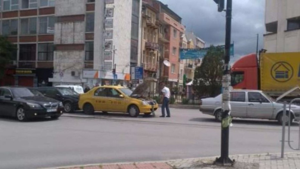 Три коли в Дупница се удариха заради мълния | StandartNews.com