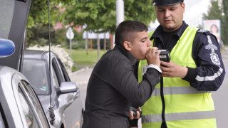 Министерствата съгласуват новата наредба за вземането на проби на водачи