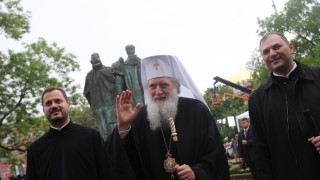 Патрирх Неофит отслужи заупокойна молитва за легендарен командир