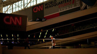 CNN прекрати договора си с Грифин, заради снимките с главата на Тръмп
