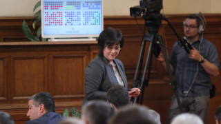Нинова: Няколко гласа крепят мозинството