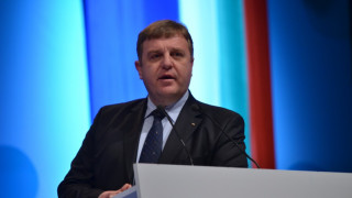 Каракачанов: Заплахите към Радев и Нинова са под формата на есемеси
