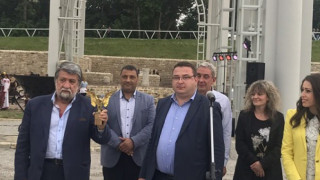 Рашидов с отличие „Орел на Дунава"