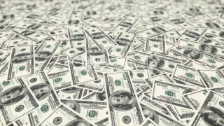 Русия купува ударно чужда валута