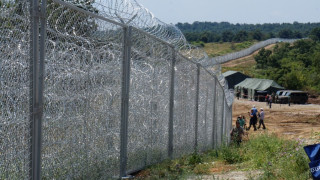 Остават още 200 метра ограда по границата
