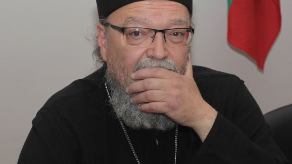 МИСИЯТА НА "СТАНДАРТ" В ПЕРНИК: Архимандрит Йосиф: От нас тръгва и вярата | StandartNews.com