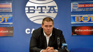 Шеф на ВМРО напусна, а с него и 325 войводи
