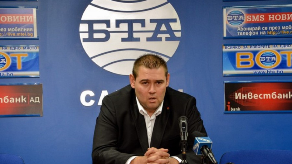 Шеф на ВМРО напусна, а с него и 325 войводи | StandartNews.com