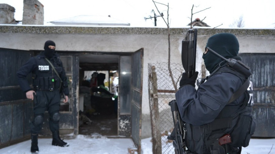 ГДБОП продължава акцията в ДАИ, задържаха още трима | StandartNews.com