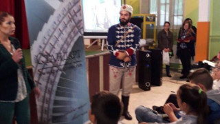 МИСИЯТА НА "СТАНДАРТ" В БЕРКОВИЦА: Започна "Урок по родолюбие" с "живия" Ботев