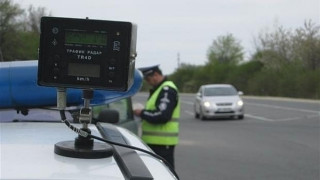 Камери ще следят парите на полицаите