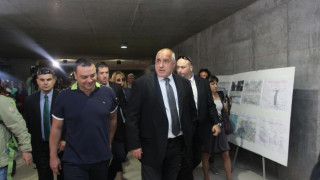 Борисов: Край на бонбоните и уискито в администрацията