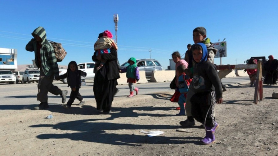 Стотици се натровиха в бежански лагер край Мосул | StandartNews.com