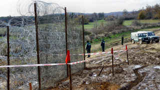Симеонов води журналисти и депутати на границата