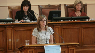 Екатерина Захариева: Меркел помоли Борисов да посредничи на ЕС и Турция