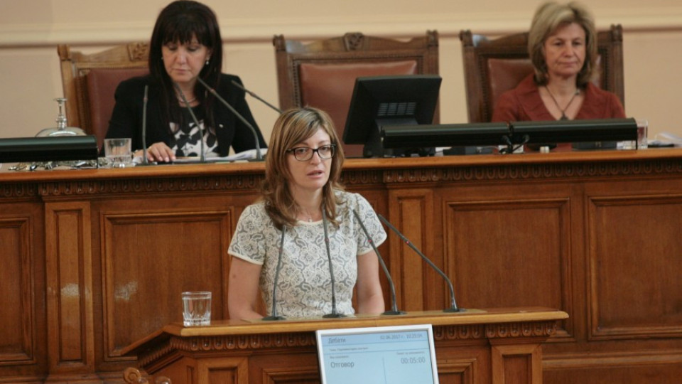 Екатерина Захариева: Меркел помоли Борисов да посредничи на ЕС и Турция | StandartNews.com