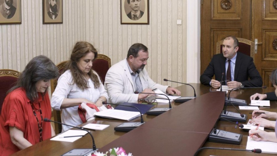 Президентът против закриването на "Радио България" | StandartNews.com