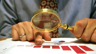 Вкарват квестори в два застрахователя