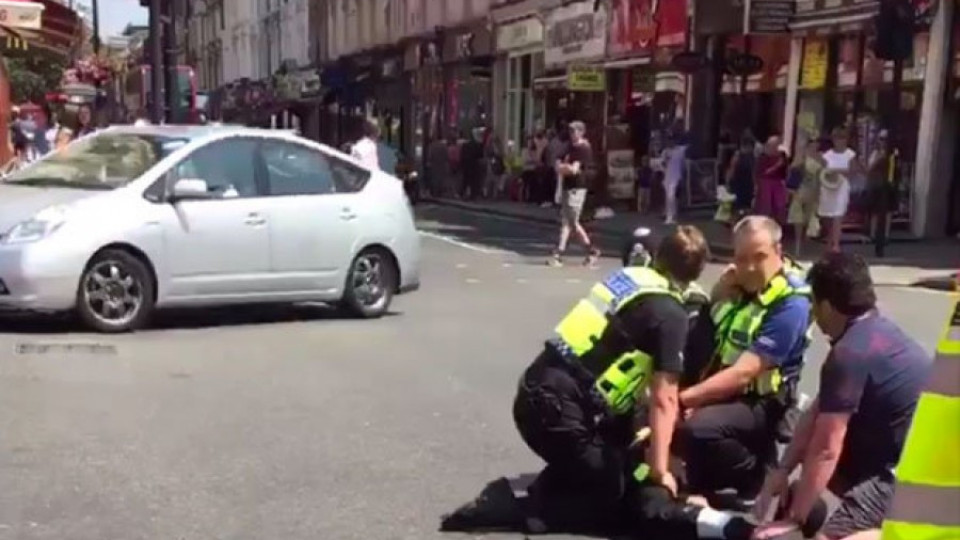 Страх в Лондон! Мюсюлманин атакува полицай с "Аллах Акбар" | StandartNews.com