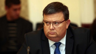 Цацаров поиска имунитета на двама депутати