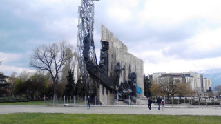 5 млн. за нови плочки и изолация пред НДК