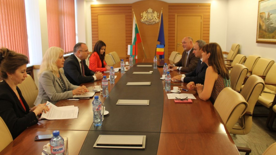 Министър Порожанов се срещна с посланика на Румъния | StandartNews.com