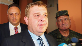 Каракачанов: Икономиката да се включи в модернизацията на армията