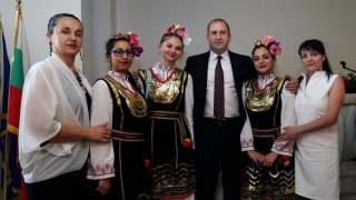Президентът съдейства на Българите в Гърция за паспорти на децата им 