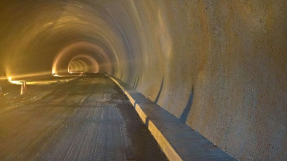 Пускат движението в дясната тръба на тунел „Ечемишка“. | StandartNews.com