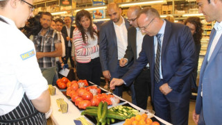 МЕТРО маха прекупвачи на месо и зеленчуци