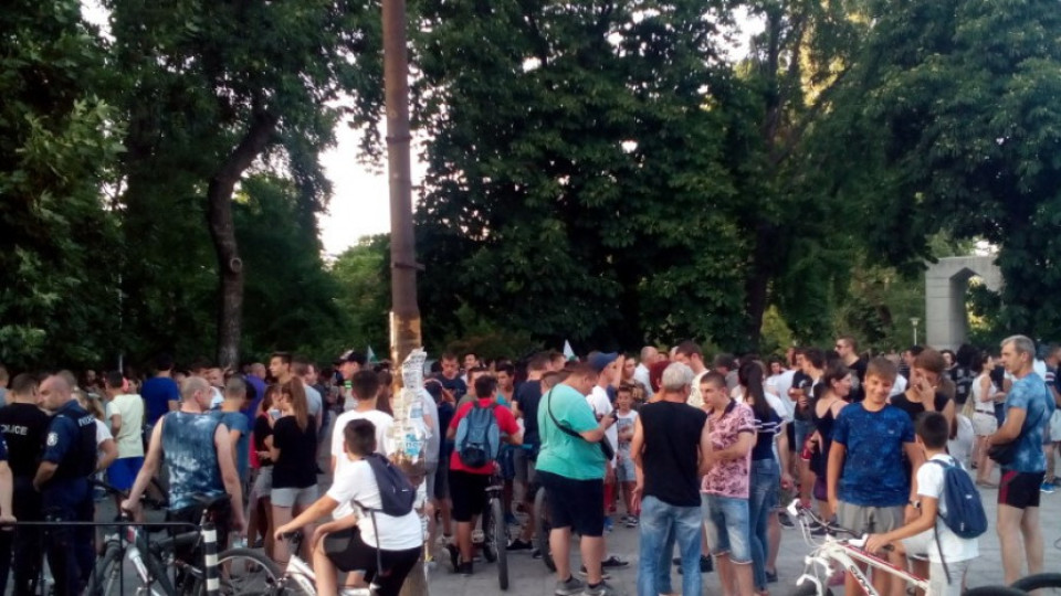 Асеновград продължава протестите, откриха провокатори | StandartNews.com