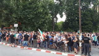 Пети ден: Протестът в Асеновград става национален
