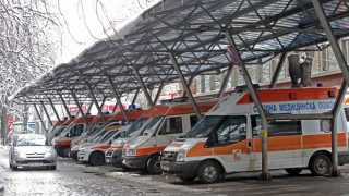 Повиквания през 22 секунди и агресия за Бърза помощ в най-горещия ден