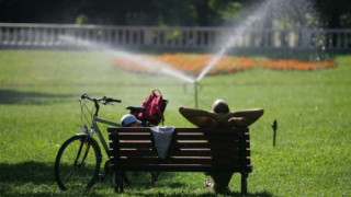 Температурите се понижават, пострадалите от жегите намаляват