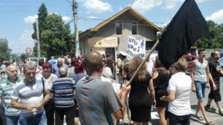Протест срещу кмет затвори пътя за Велинград