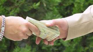 Поправка: Плащанията в брой до 5 000 лв.