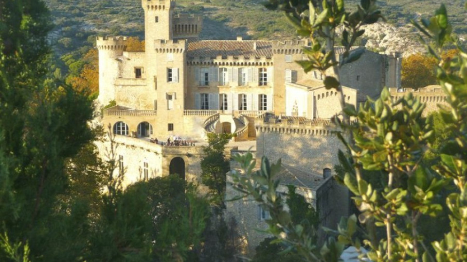 Е15 млн. за френски замък | StandartNews.com