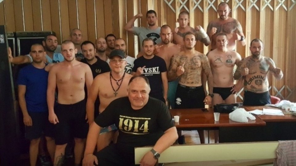 Арестуваните фенове на "Левски" се забавляват и зад решетките | StandartNews.com