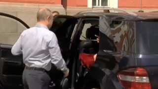 Путин подарил икона на патриарх Кирил
