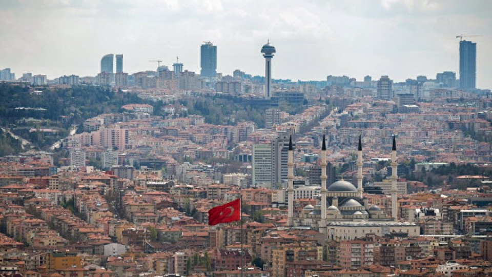 В Турция са уволнен още седем хиляди държавни служители | StandartNews.com