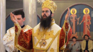 Посрещнаха в Пловдив покрова и одеждите на Богородица
