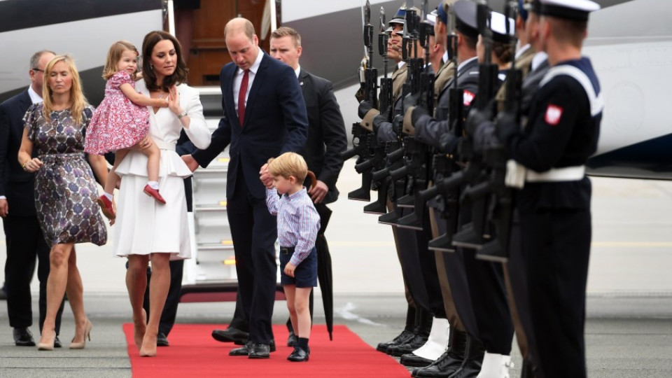 Принц Джордж и принцеса Шарлът с първо турне в Европа | StandartNews.com