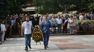 Кметът на Враца: Левски трябва да се следва всеки ден