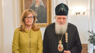 Захариева и патриарх Неофит обсъдиха строежи на храмове в страни с много българи