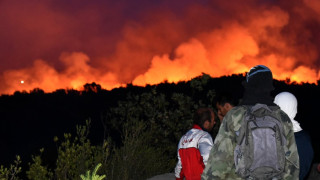 Помагаме с пожарникари и хеликоптер на Черна гора 