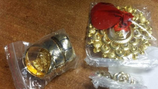 Хванаха злато и сребро в две българки
