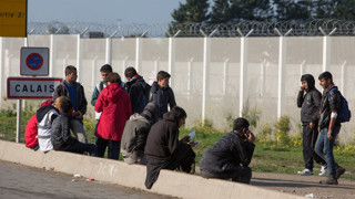 Във Франция предотвратиха опит за прехвърляне на мигрантите във Великобритания със самолет