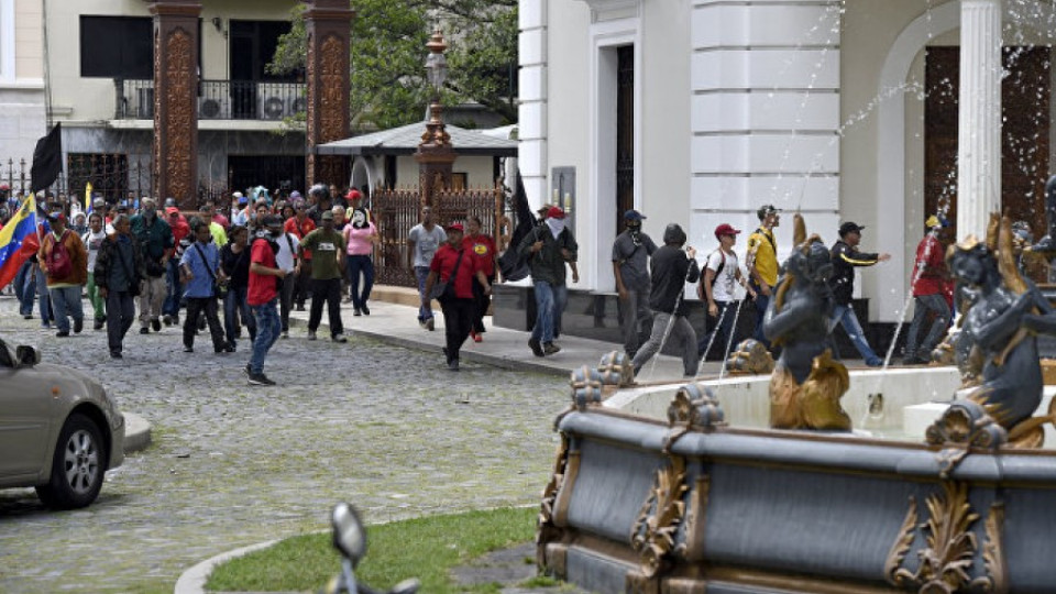 Опозицията във Венецуела представи своят план, ако Мадуро напусне | StandartNews.com